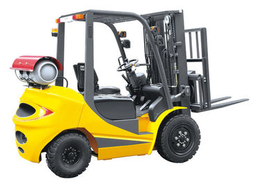 LPG 2.5 Ton Dört Tekerlekli Forklift 18km / H Seyahat Hızı CE Sertifikası