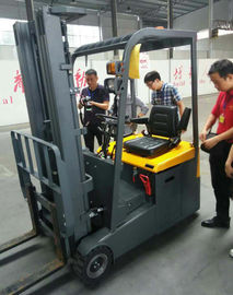 Bir Arka Sürüş Tekerlek ile 1.5 Ton Ambar Forklift Akıllı Tasarım